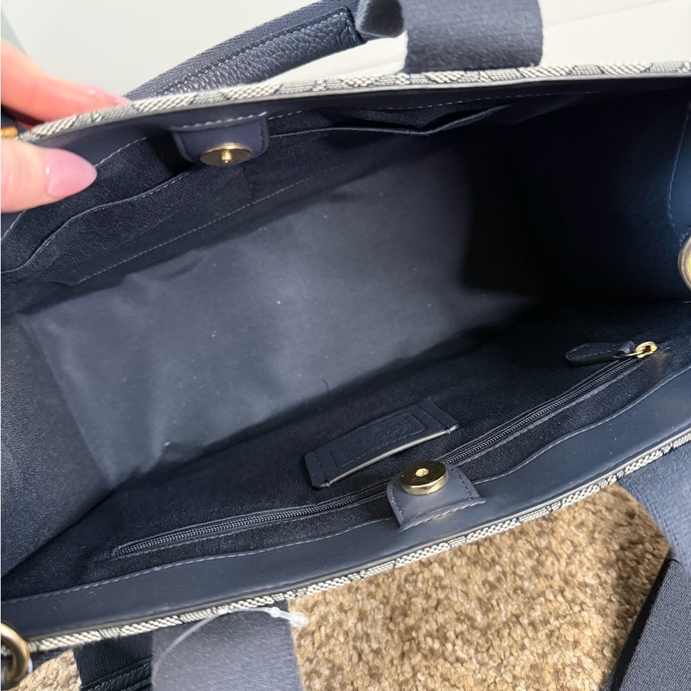 Coach Signature Canvas Tote Navy - Picture 9 of 12